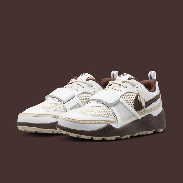 NIKE ZOOM FIELD JAXX travis ホワイト/チョコレート Zoom Field Jaxx 'White and Light Chocolate' (HQ3073-100